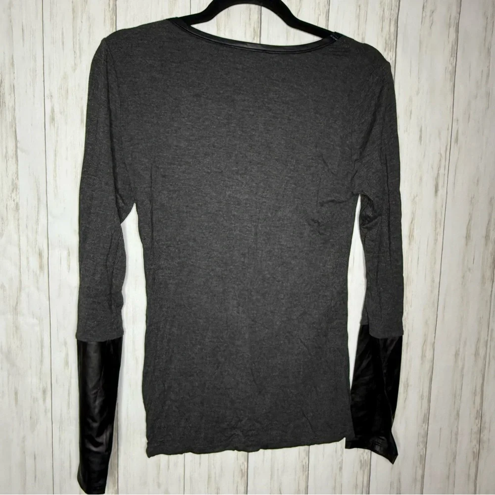 Vince gray with black sleeves XS